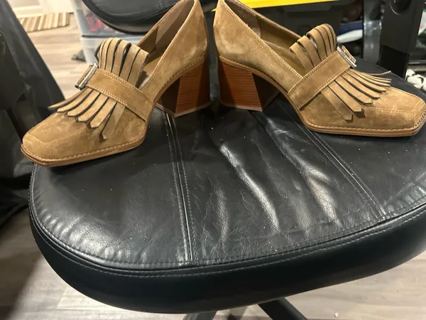 Vince Camuto Suede Fringe Tassle Shoes - Image 7