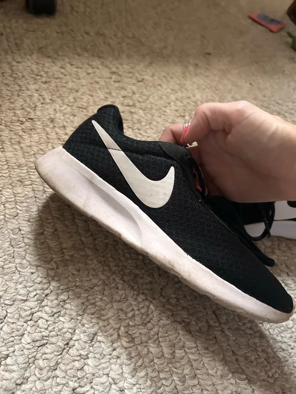 Nike Women’s Sneakers - Image 5