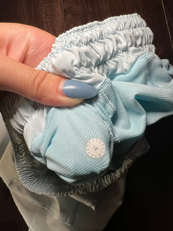 Lululemon Light Blue Hotty Hot Short Size 4 Long - Image 9