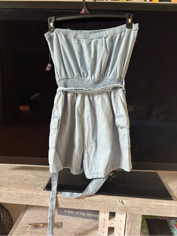 Strapless Light Wash Denim Romper with Tie Belt - Image 4