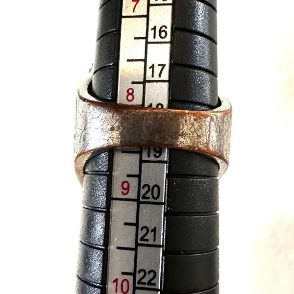 Silver tone large filagree cocktail ring - Image 6