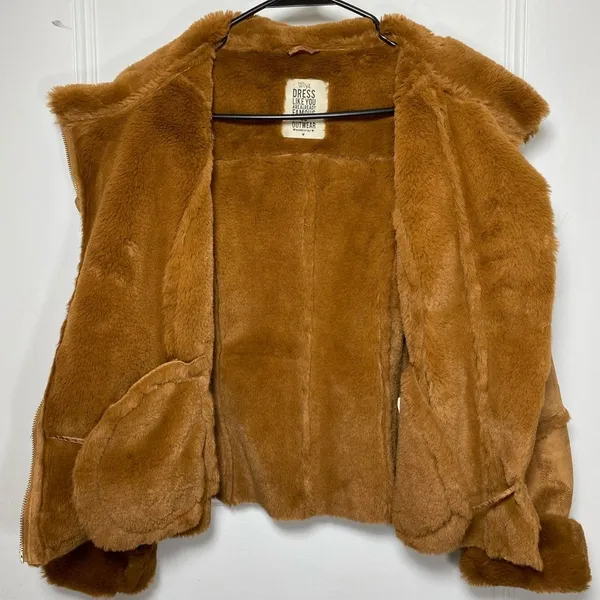 Wiya / Boutique Faux Suede Fur Full Zip Moto Jacket Camel Sz Medium - Image 10