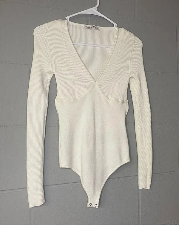 Abercrombie & Fitch V-Neck Ribbed Sweater Bodysuit in Cream Women’s Size XS - Image 4