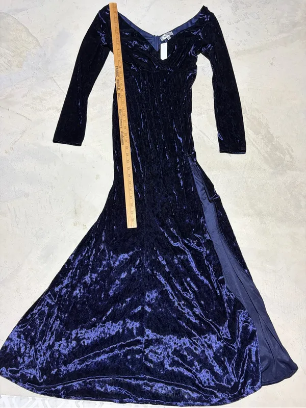 Maniju Baltic born NWT crushed Velvet Long-Sleeve V-Neck Dress Medium - Image 4