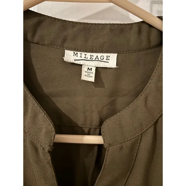 Mileage Olive Green Sleeveless Blouse Top‎ Gold Accents Button Down Medium - Image 2