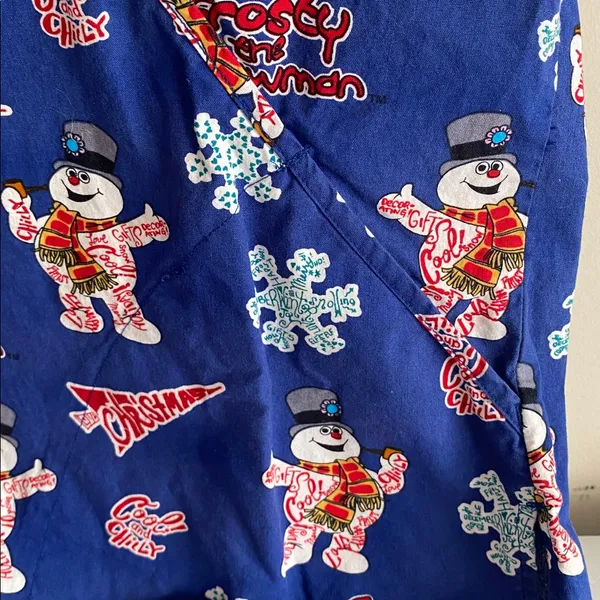 Frosty the Snowman Christmas Holiday Scrub Top Womens Medical Medium retro - Image 4
