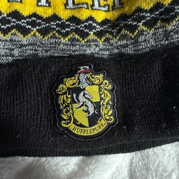 Harry Potter Hufflepuff Knit Pom Beanie Hat Black Yellow Warner Bros OS - Image 6