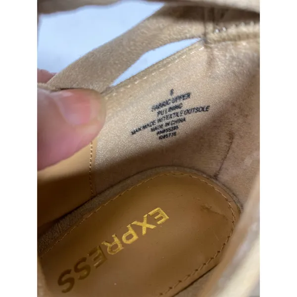 Brand New Store Display Express Women's Size 6 Nude Pump Heels Pointed Toe - Image 6