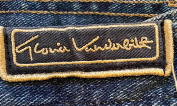 Gloria Vanderbilt 80 Vintage High Waisted Jeans - Image 3