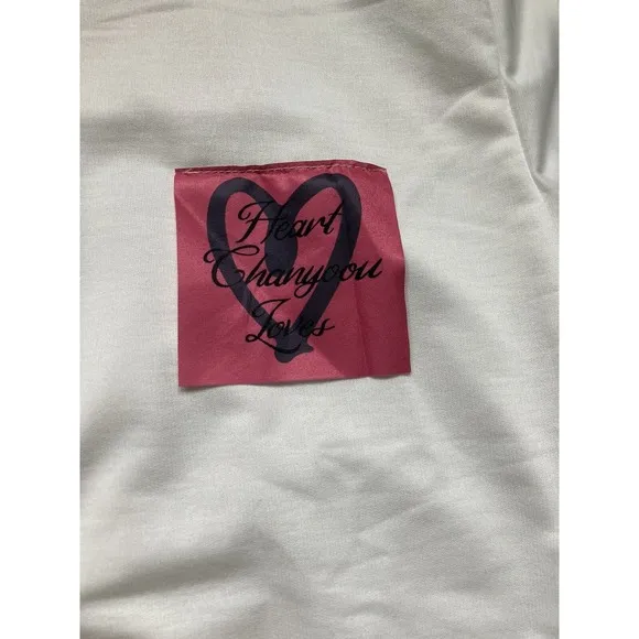 Women's White Sweatshirt with Heart Sticker Print Graphic, XS, Long Sleeve New‎ - Image 8