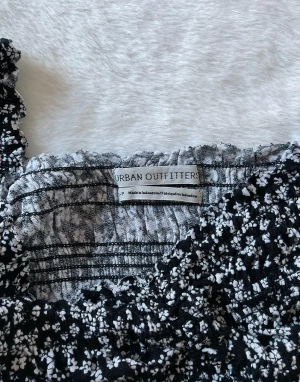 Black And White Floral Blouse - Image 4