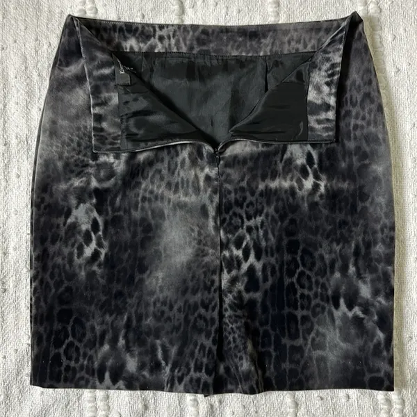 Karen Kane Crushed‎ Velvet Animal Print Fitted Skirt Size 6 Black Cheetah - Image 6