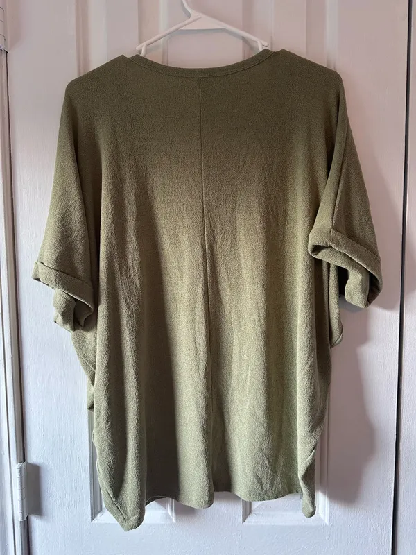 Francesca's knit top - Image 2