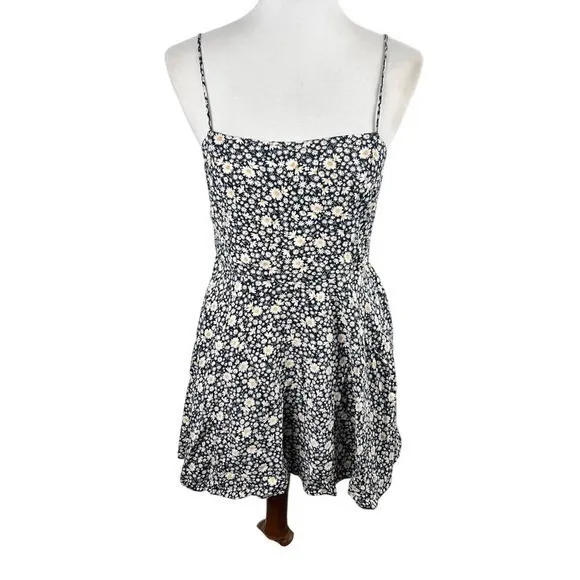 Urban Outfitters Black Daisy Floral Smocked Mini Dress Ruffle Hem Size M FD5532 - Image 2