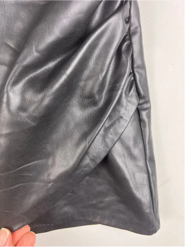 Zara Black Faux Leather Draped Mini Skirt M Vegan Leather Ruched Goth Glam - Image 3