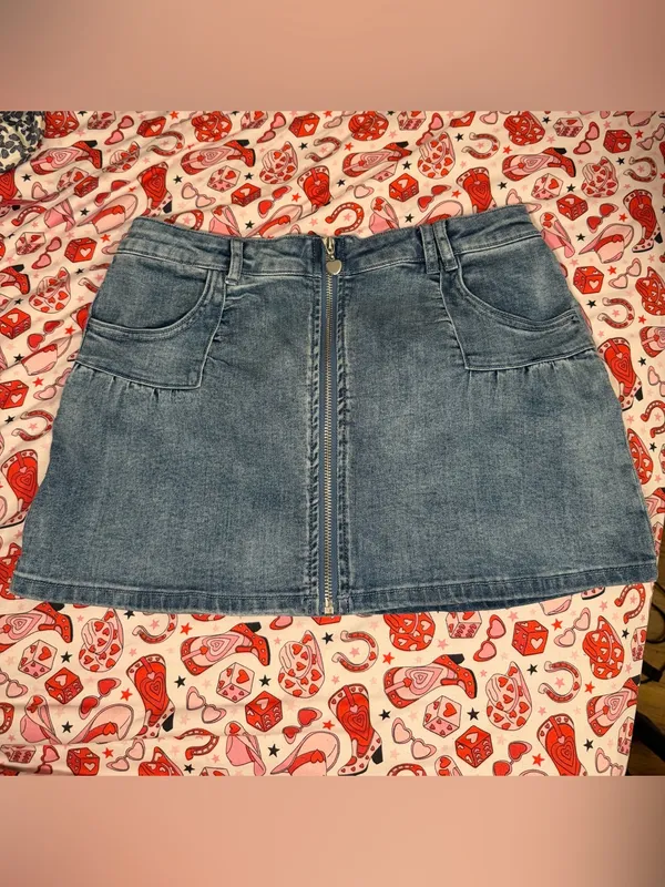 Sugar Thrillz Dolls Kill Denim Mini Skirt Size M Blue Heart Zipper Y2K NWT - Image 2