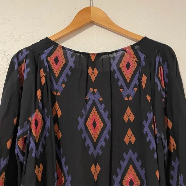 Lucky Brand Amelia Geometric Print Peasant Top SZ Medium‎ Black Blue Boho​ Aztec - Image 5