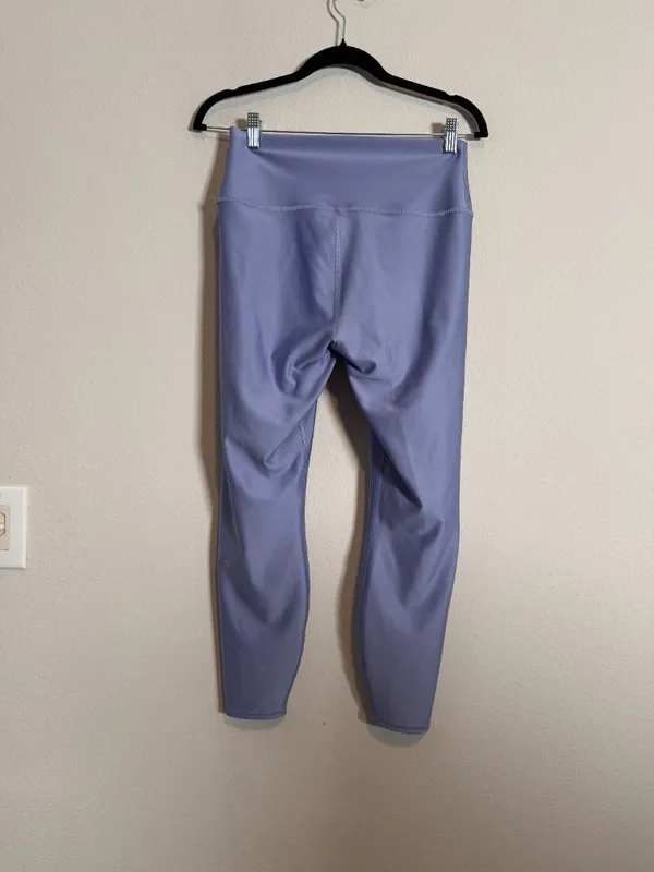 Alo Yoga Light Purple Leggings Large - Image 5