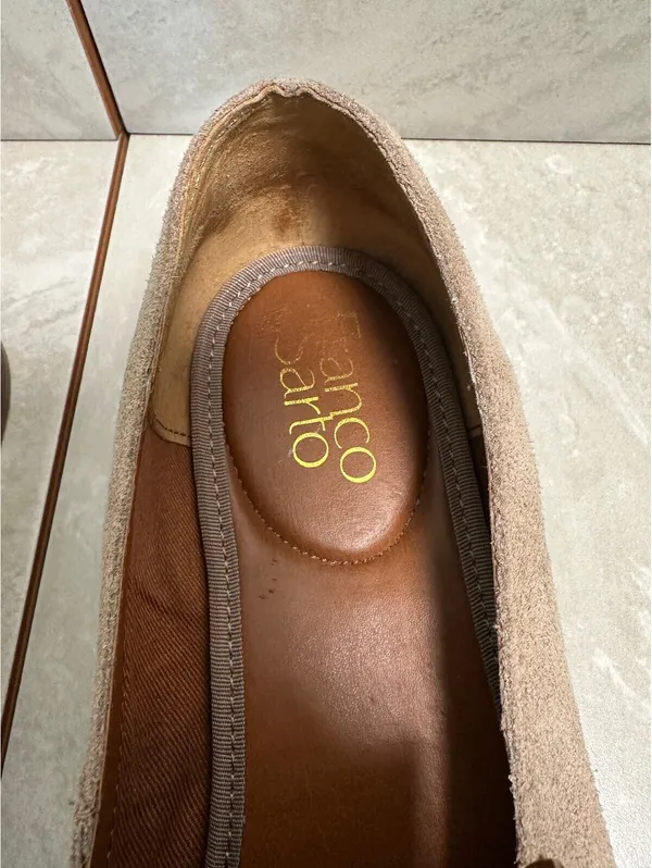 Franco Sarto taupe tasseled kiltie fringe suede loafers 8.5 preppy old money - Image 3