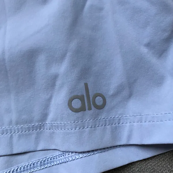 Alo Yoga Breezy Short Seashell Blue XS - Image 4