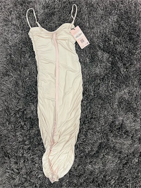 🌺Oh Polly Ivory Ruched Midi Dress Us Size 4 Nwt🌺 - Image 4