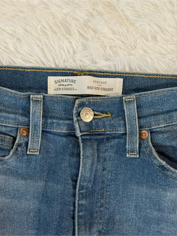 Levi's Signature by Levi Strauss Women High Rise Straight Distressed Jeans size 8 W29⁠ - Image 3