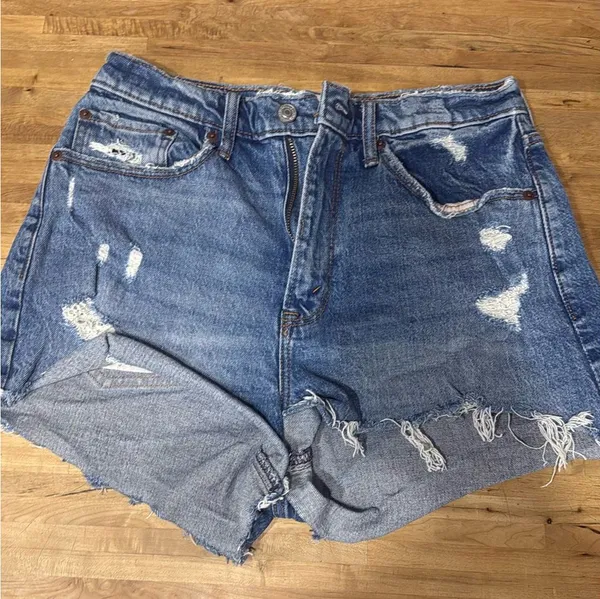 Abercrombie curve love high rise mom short medium wash - Image 2