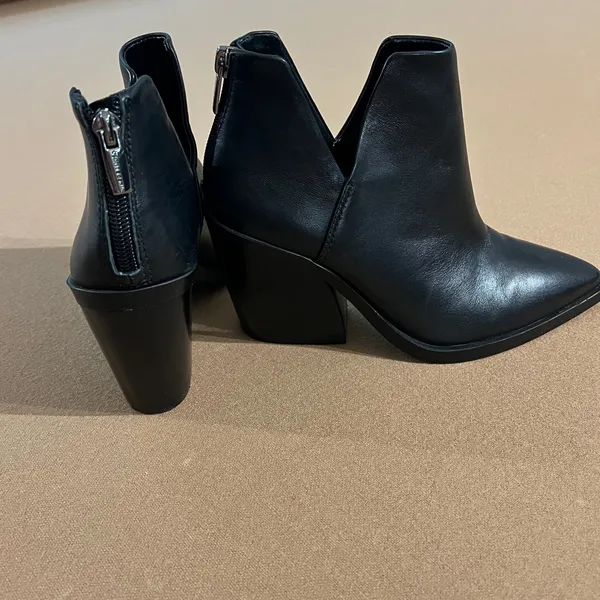 Vince Camuto Gidgeta Booties - Like Brand New -‎ Only Worn Once - No Box - Image 9