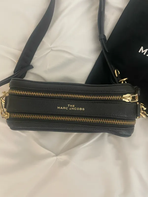 Marc Jacobs Black Leather Snapshot Crossbody with Gold Hardware - Image 3