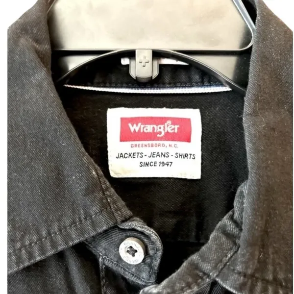 Wrangler Women’s Pearl Snap Long Sleeve Denim Button Down Shirt Mens Small - Image 2