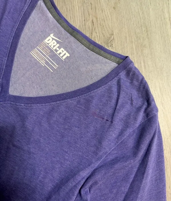 Nike long sleeve tee - Image 4
