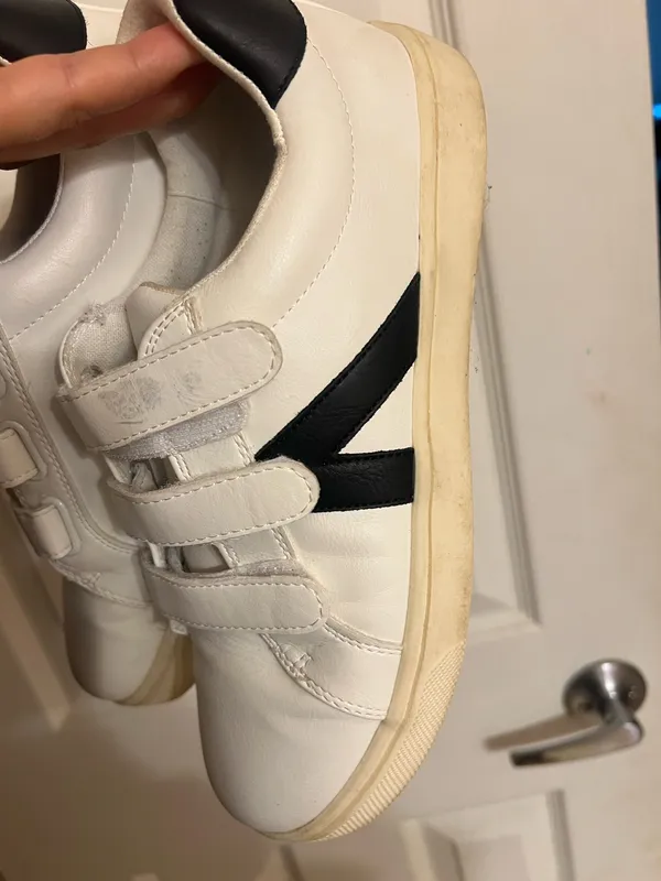 Sneakers White Size 8 - Image 2