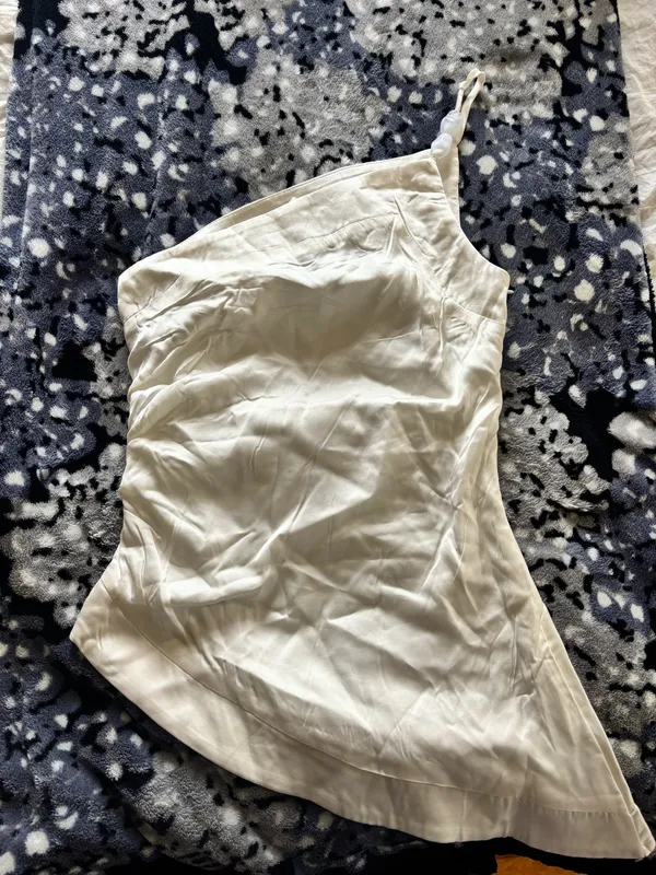 Revolve SNDYS White Top - Image 3