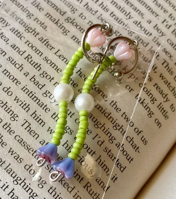 Handmade quality Czech glass beads pearl/flower & seed beads unique earrings💚🌞🤍🍃2WAY!! - Image 4