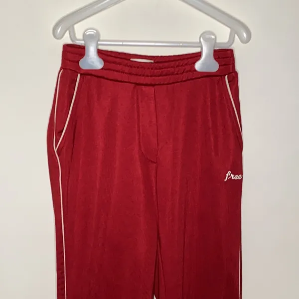 Aritzia Wilfred Free Shimada red track pants with ankle zip size XXS - Image 4