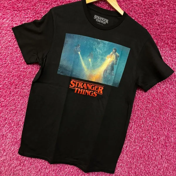 Stranger things tv show promo tshirt size medium  - Image 3