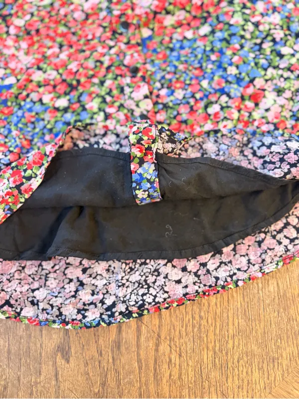 UO Millie Button-Front Mini Skirt Floral Mini Skirt - Cream Autumn Floral S-P - Image 9