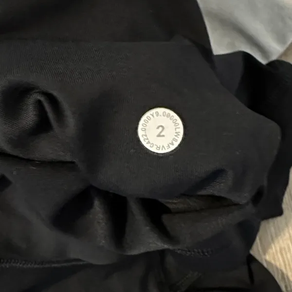 Lululemon 2 Hotty Hot High‎ Rise Tennis Golf Workout Black Floral Mini Skirt - Image 7