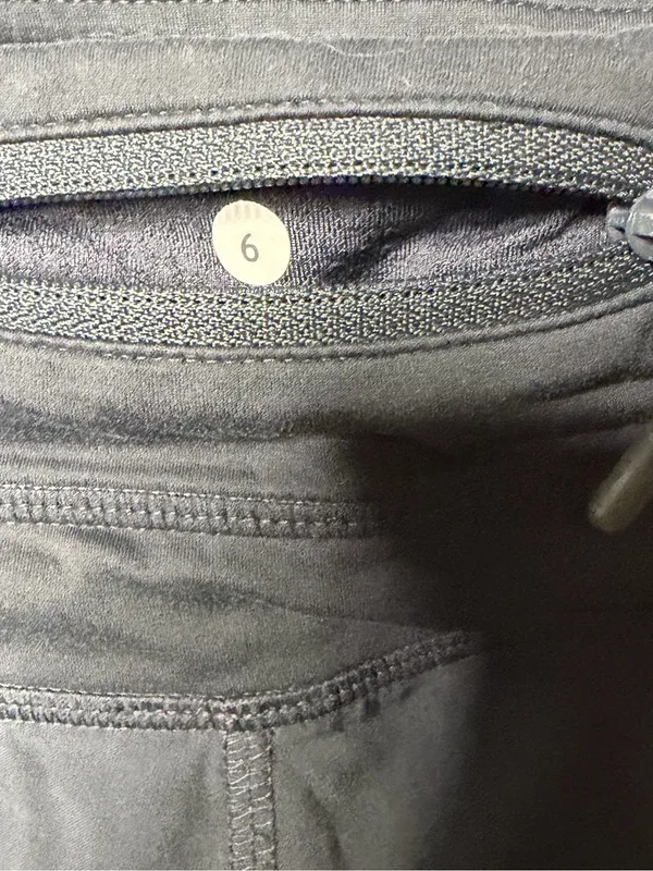 Lululemon Speed Short Black Running Shorts Size 6 - Image 2