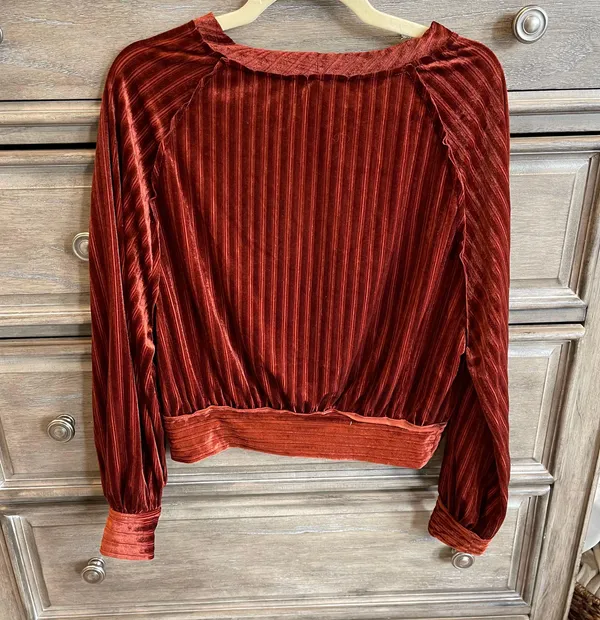 Apricot Lane Cropped Sweater - Image 3