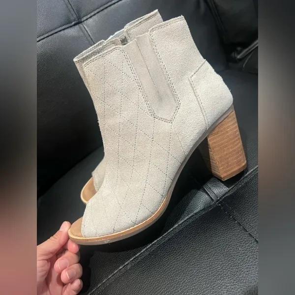 TOMS Majorca Grey Suede Peep Toe Block Heel zip up Bootie Size Women's W8 - Image 2