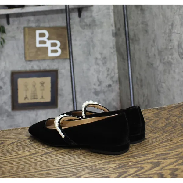 NWT On 34th Womens Sarrya Pearl Mary-Jane Flats 10019682600 Black Velvet 5.5M - Image 7