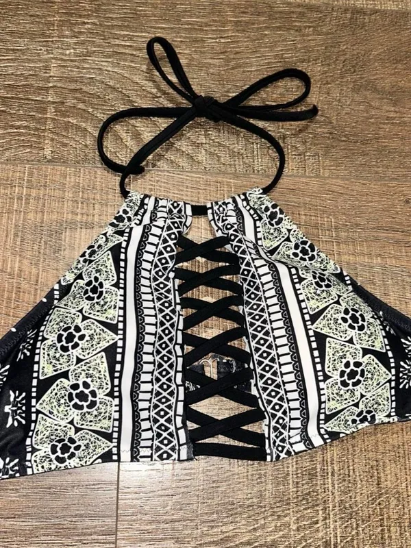 Cupshe Geometric Pattern 2 Piece Swimsuit Women's Small - Image 2