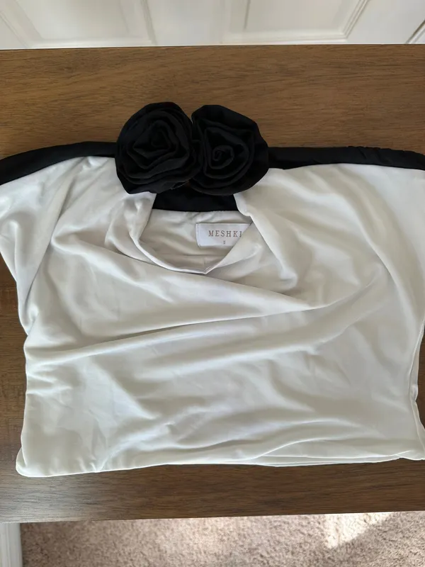 Meshki Rose Crop Top - White/Black - Image 3