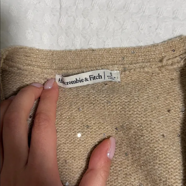 Abercrombie and Fitch cardigan - Image 2
