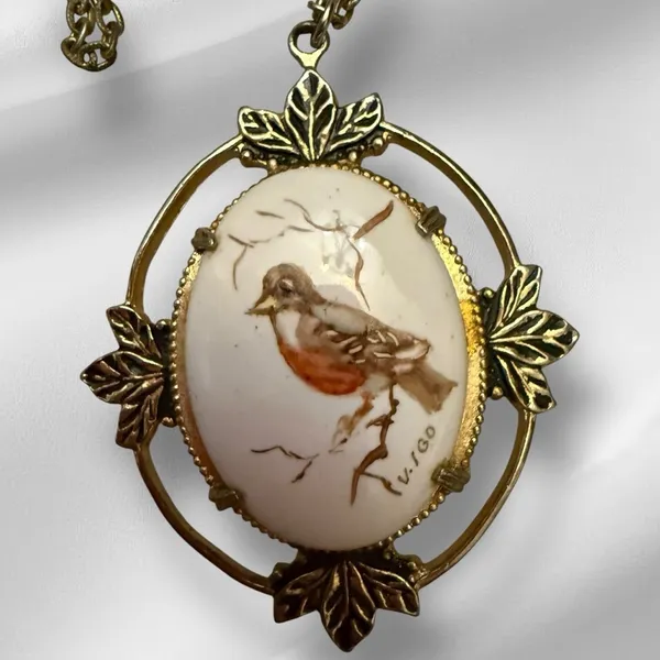 Vintage Hand Painted Bird Pendant‎ Costume Necklace - Image 2