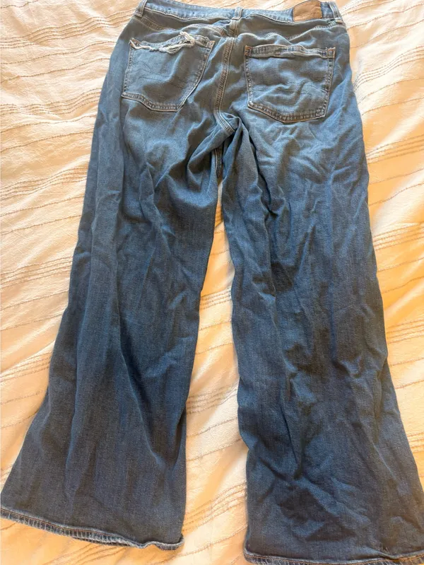 American Eagle Low-Rise Baggy Jeans - Image 3