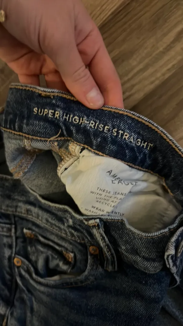 American Eagle Jeans - Image 3