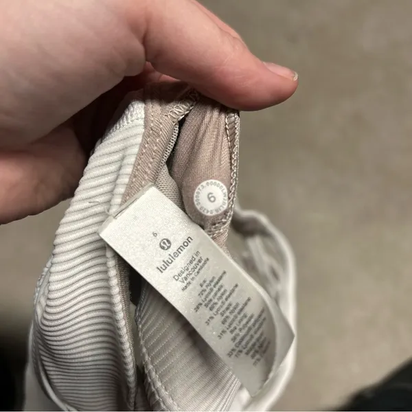Lululemon Energy Sports Bra Long Line Texture Ribbed Padded White Size 6 - Image 6