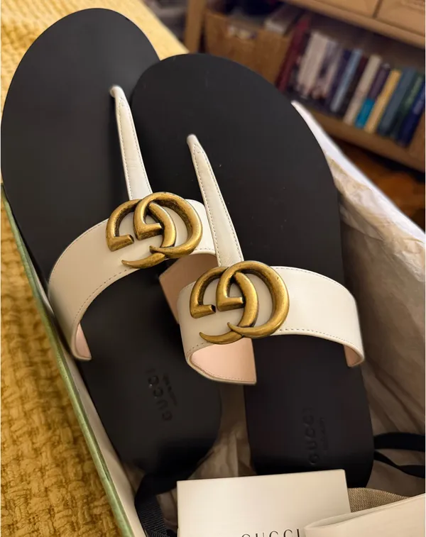 Gucci GG White & Black Thong Flip Flop Sandals - Image 8